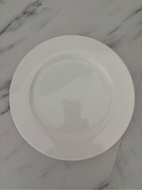 21 Mikasa Our table sawyer Classic White bone china salad Plate